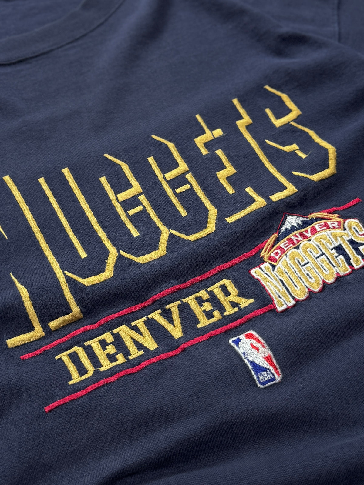 Vintage 90s Denver Nuggets Embroidered NBA Tee (XL)