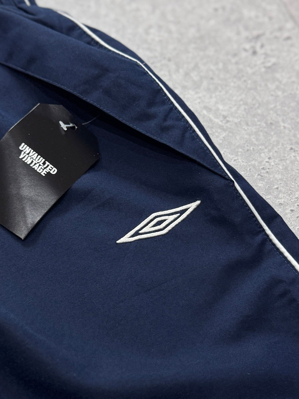 2000s Umbro Spellout 3/4 Track Shorts (S)