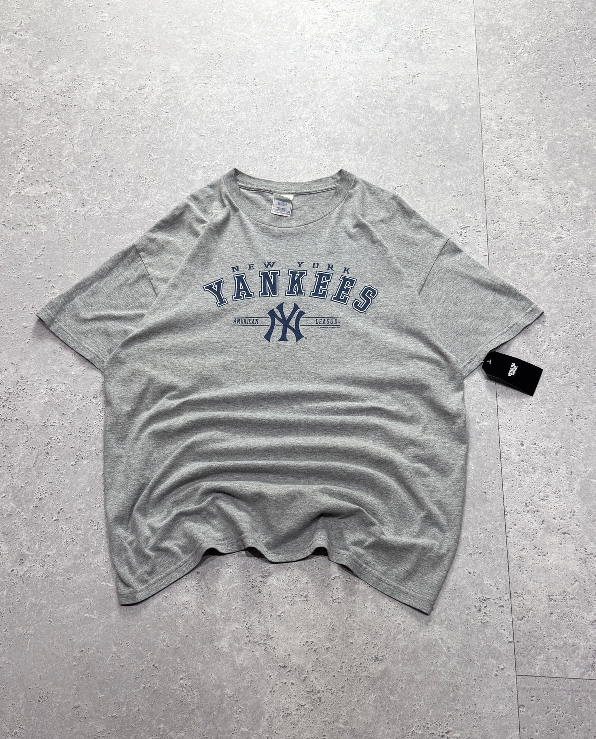 Vintage 2000s New York Yankees Grey MLB Tee (XL)