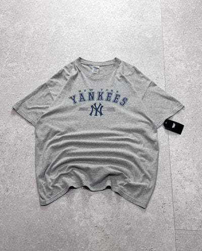 Vintage 2000s New York Yankees Grey MLB Tee (XL)