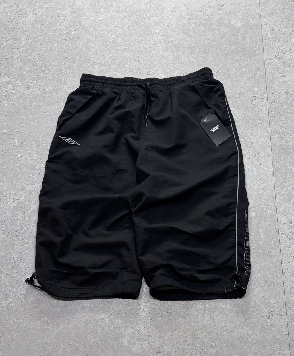 Vintage 2000s Umbro 3/4 Adjustable Track Shorts (M)