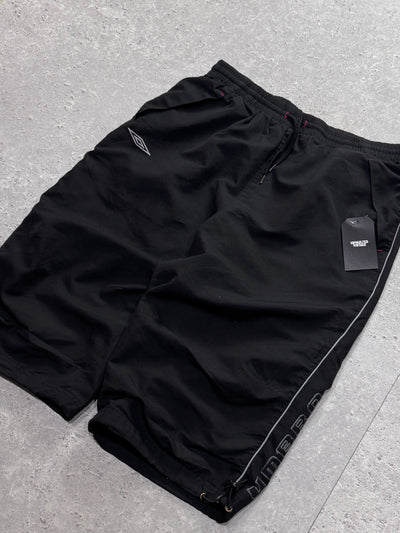 Vintage 2000s Umbro 3/4 Adjustable Track Shorts (M)