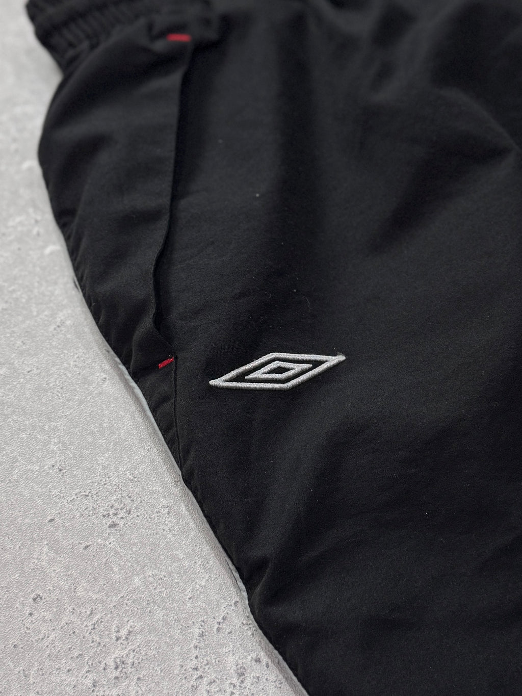 Vintage 2000s Umbro 3/4 Adjustable Track Shorts (M)