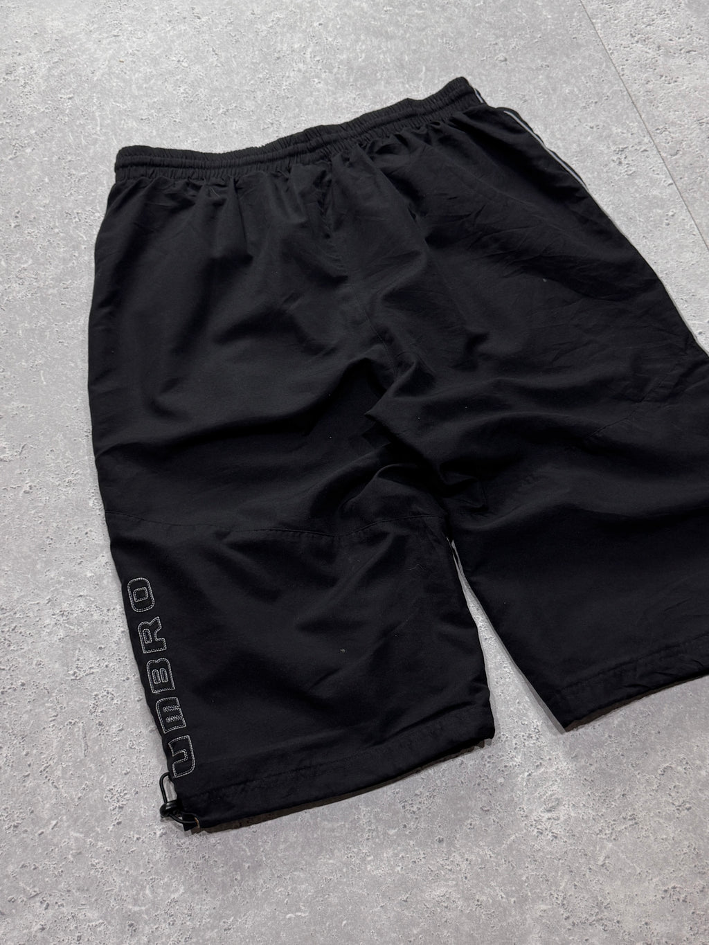 Vintage 2000s Umbro 3/4 Adjustable Track Shorts (M)