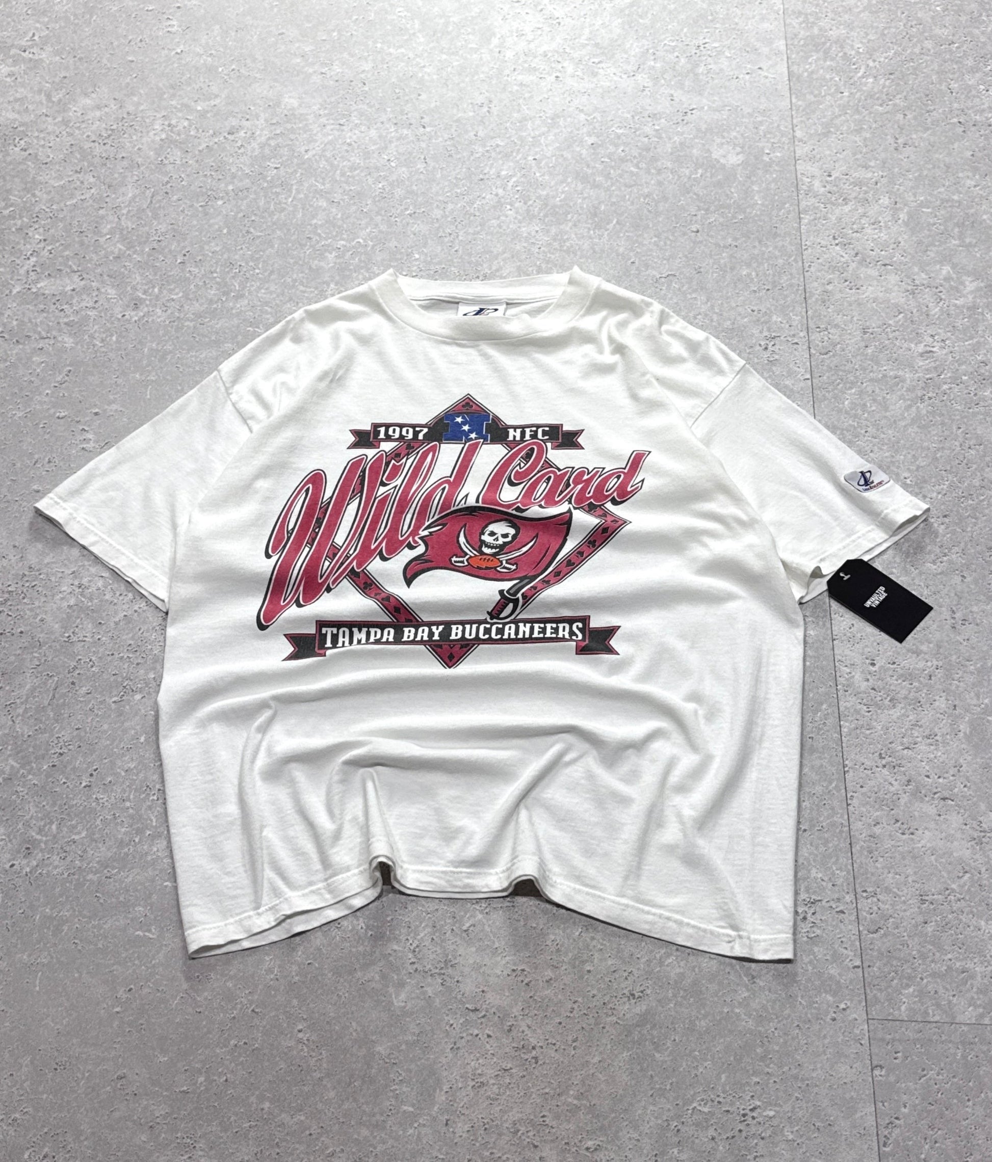 Vintage 1997 Tampa Bay Buccaneers NFL Tee (XL)