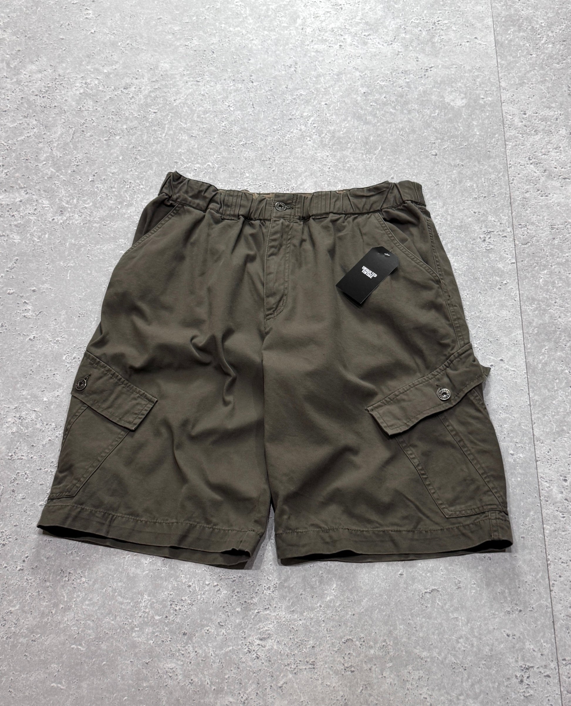 Vintage 2000s Cargo Shorts (32”)