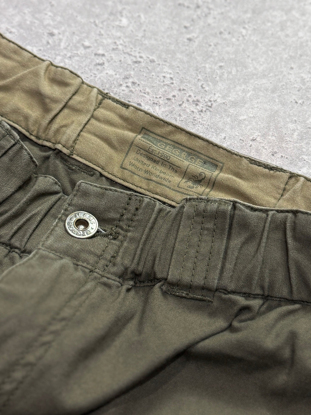 Vintage 2000s Cargo Shorts (32”)