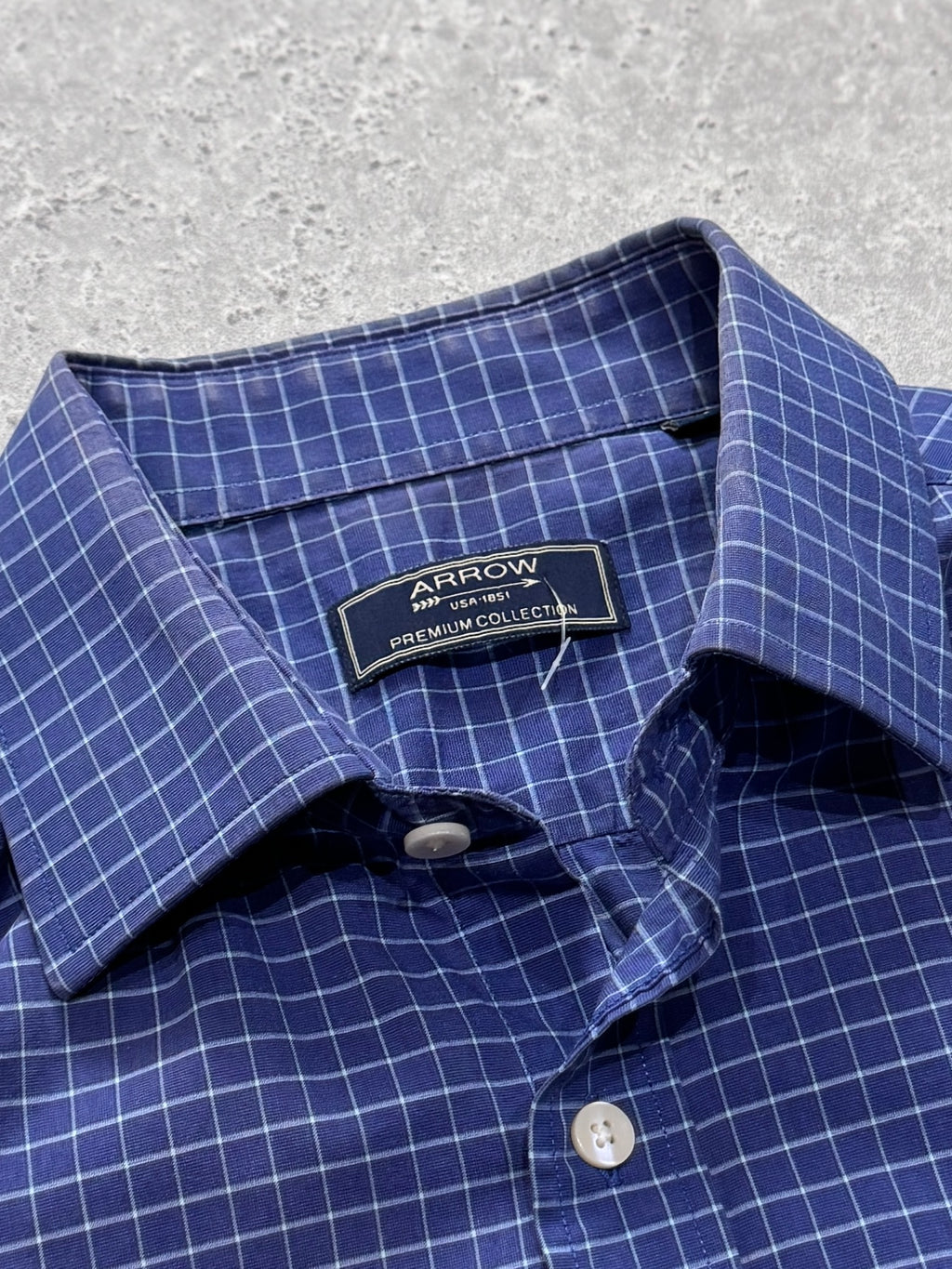 Vintage 2000s Button Up Shirt (M)