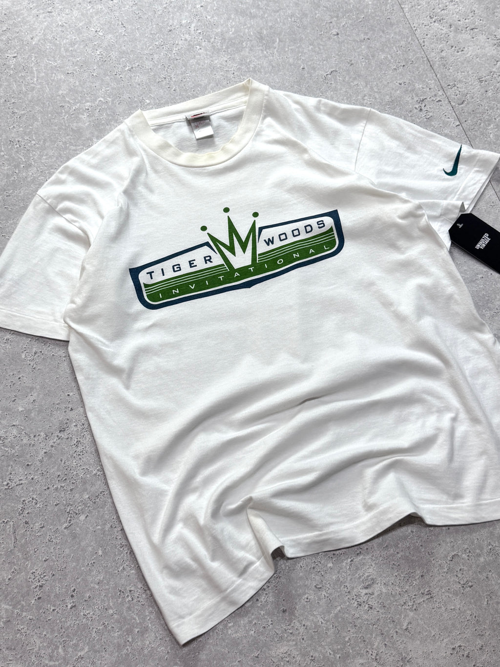 Vintage 90s Nike X Tiger Woods International Golf Tee (M)