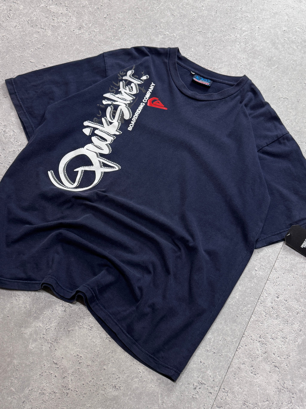 Vintage 2000s Quiksilver Surf Tee (XL)