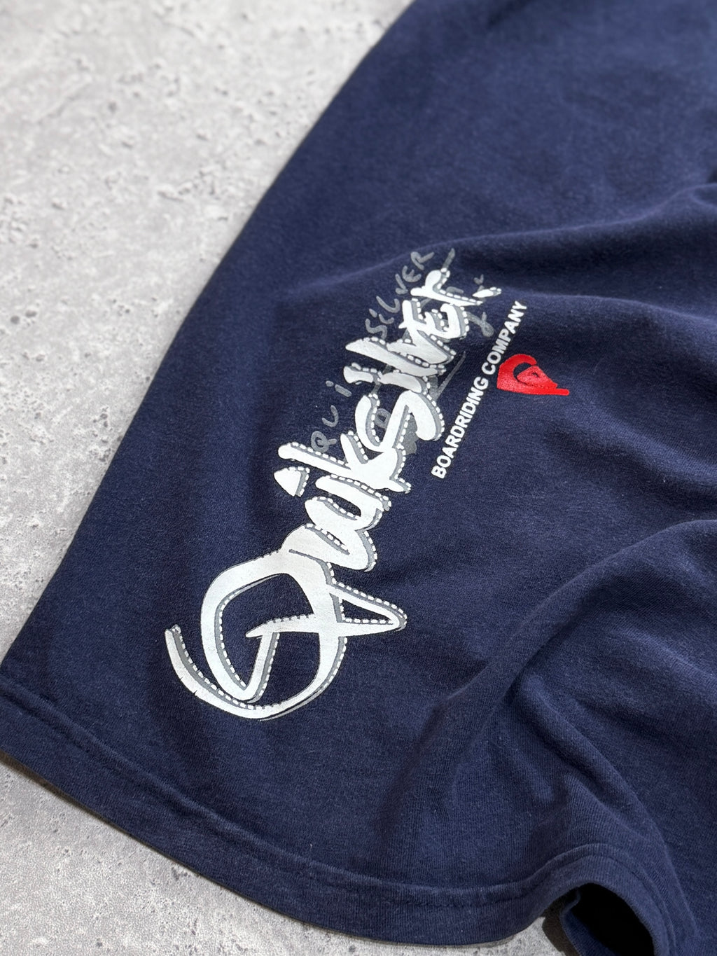 Vintage 2000s Quiksilver Surf Tee (XL)