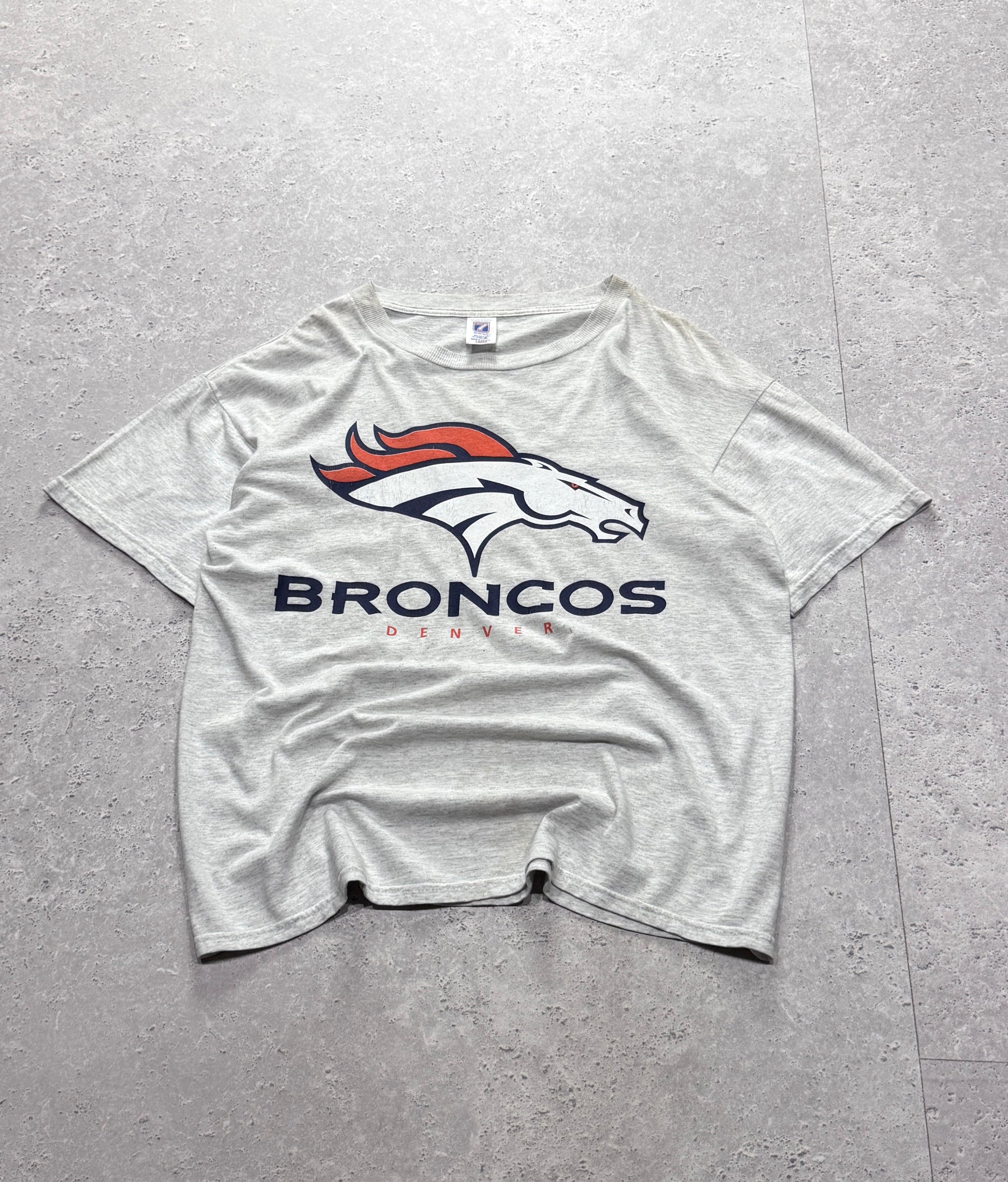 Vintage 90s Denver Broncos NFL Tee (L)
