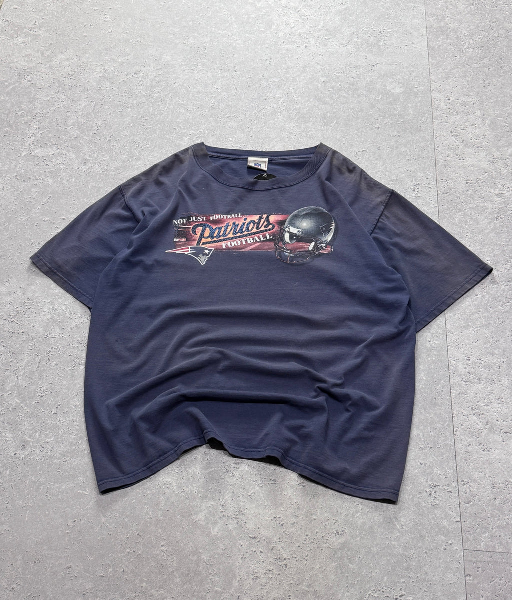 Vintage 2000s New England Patriots NFL Tee (L)
