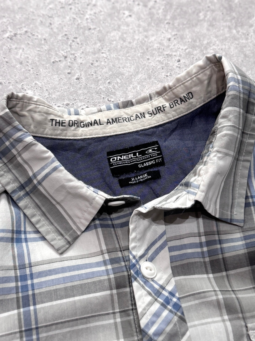 Vintage 2000s O’Neill Plaid Surfwear Button Up Shirt (L)