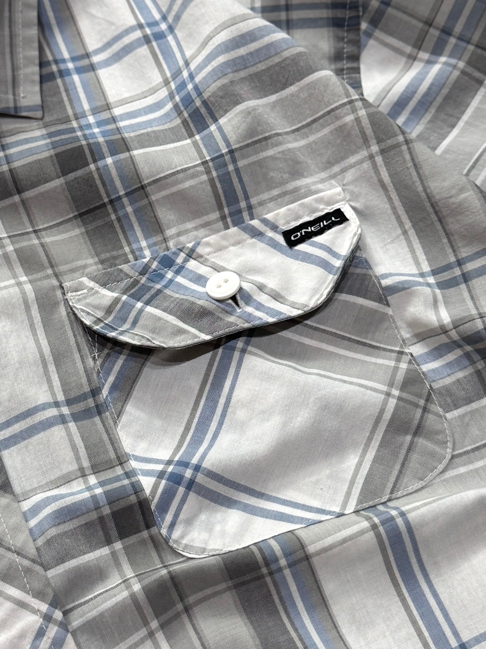 Vintage 2000s O’Neill Plaid Surfwear Button Up Shirt (L)