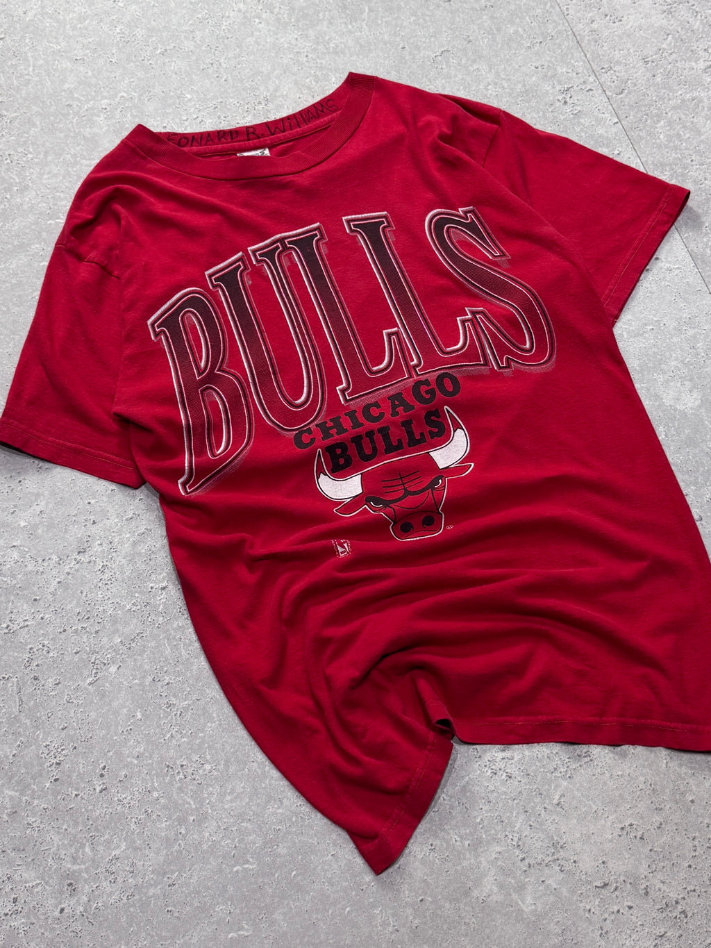 Vintage 90s Chicago Bulls NBA Tee (M)