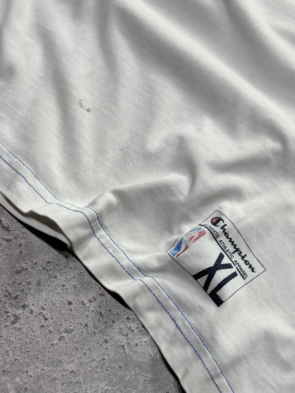 Vintage 2000s Philadelphia 76ers Allan Iverson Tee (XL)