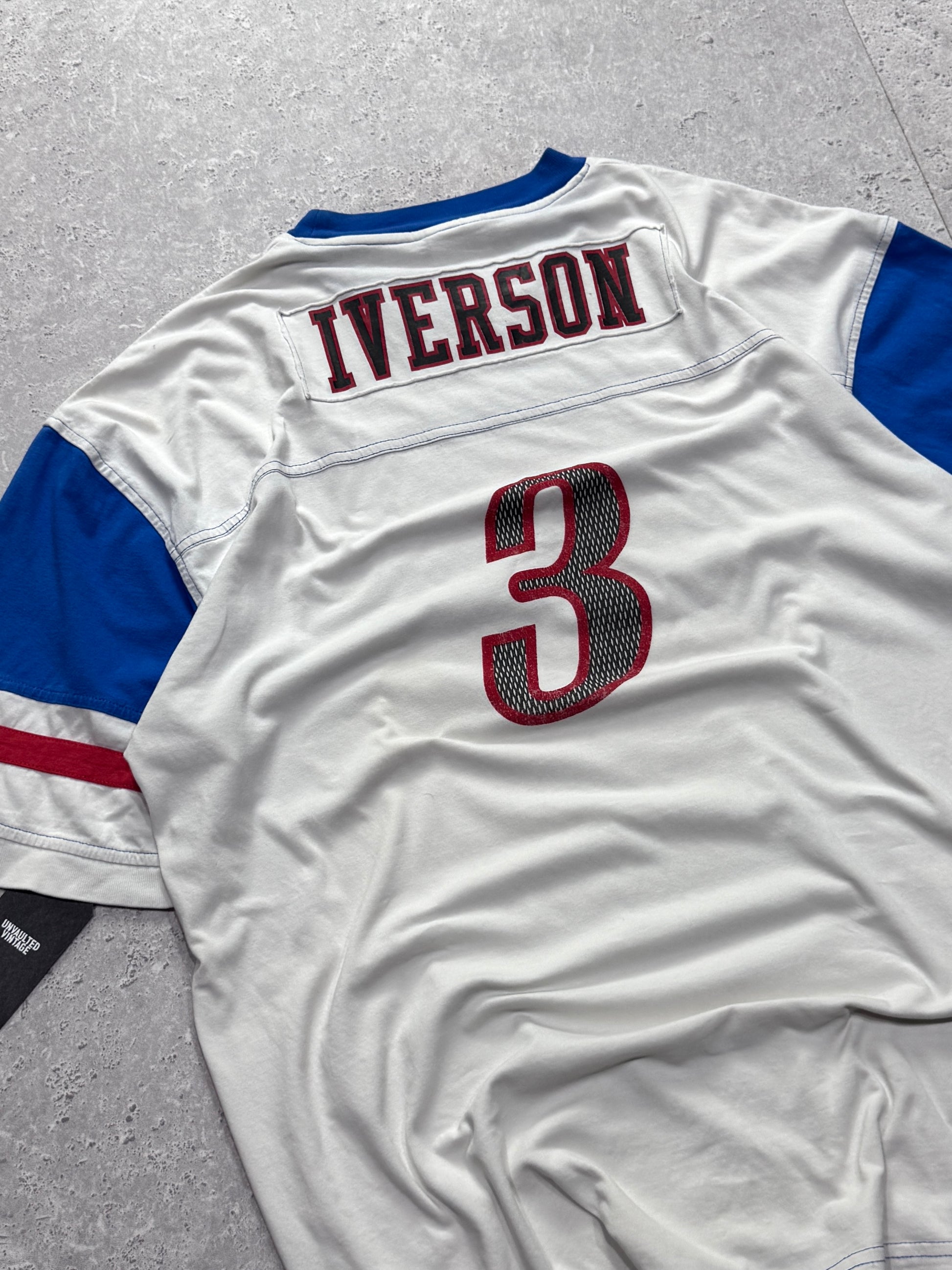 Vintage 2000s Philadelphia 76ers Allan Iverson Tee (XL)