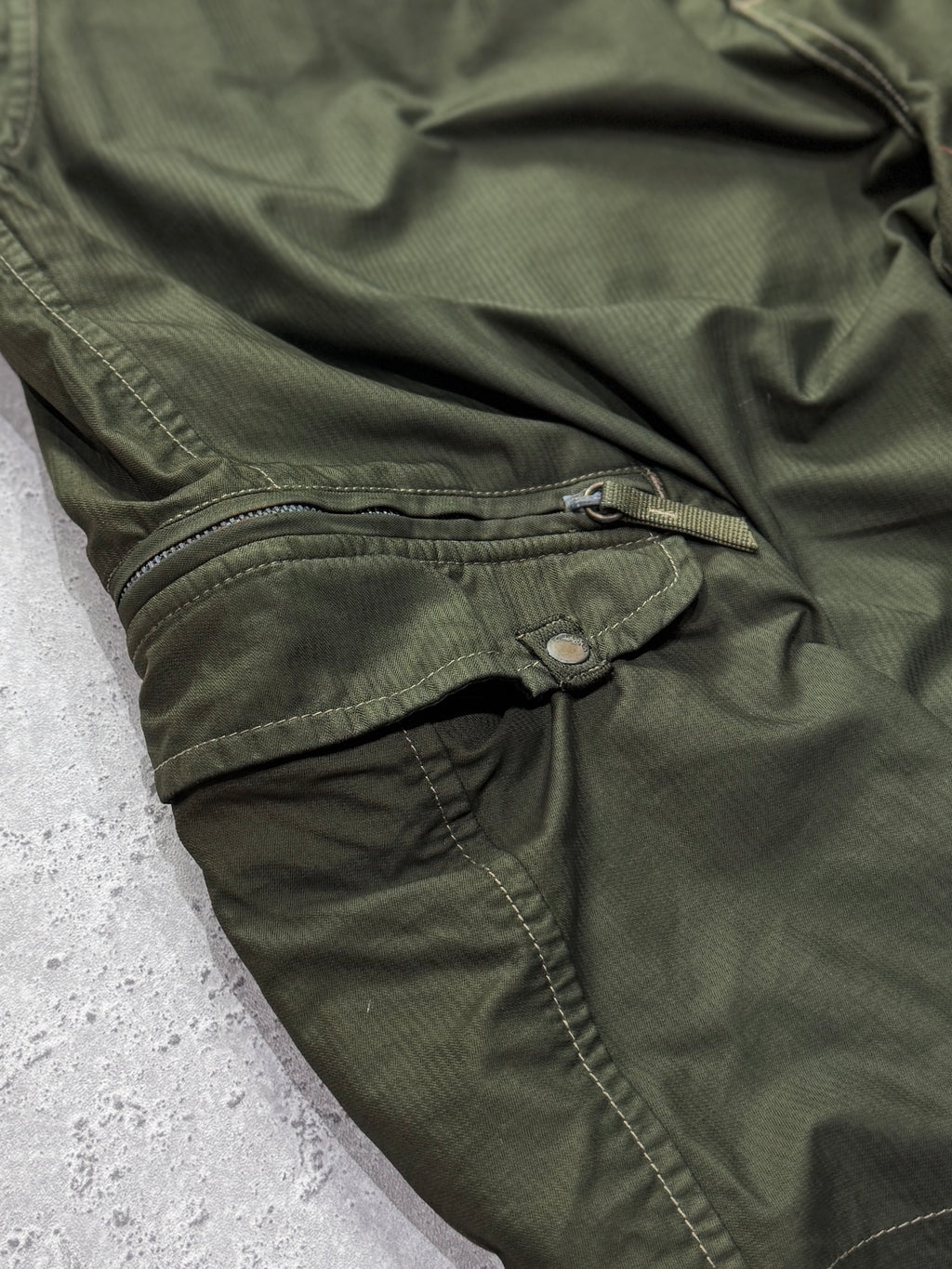 Vintage Y2K Quiksilver Cargo Shorts (36”)