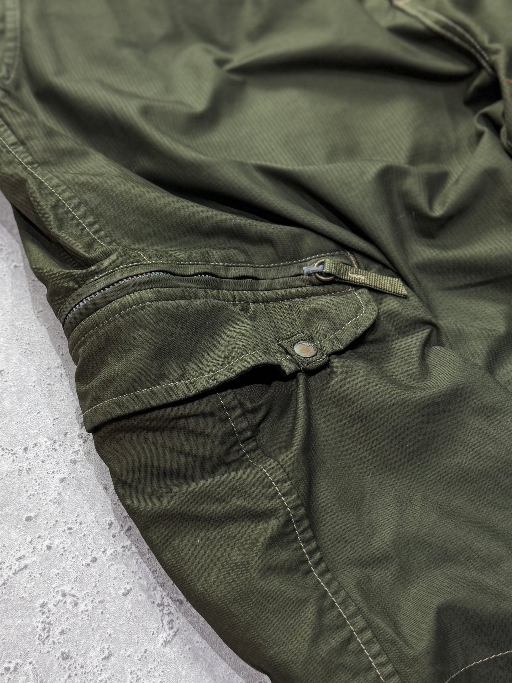 Vintage Y2K Quiksilver Cargo Shorts (36”)