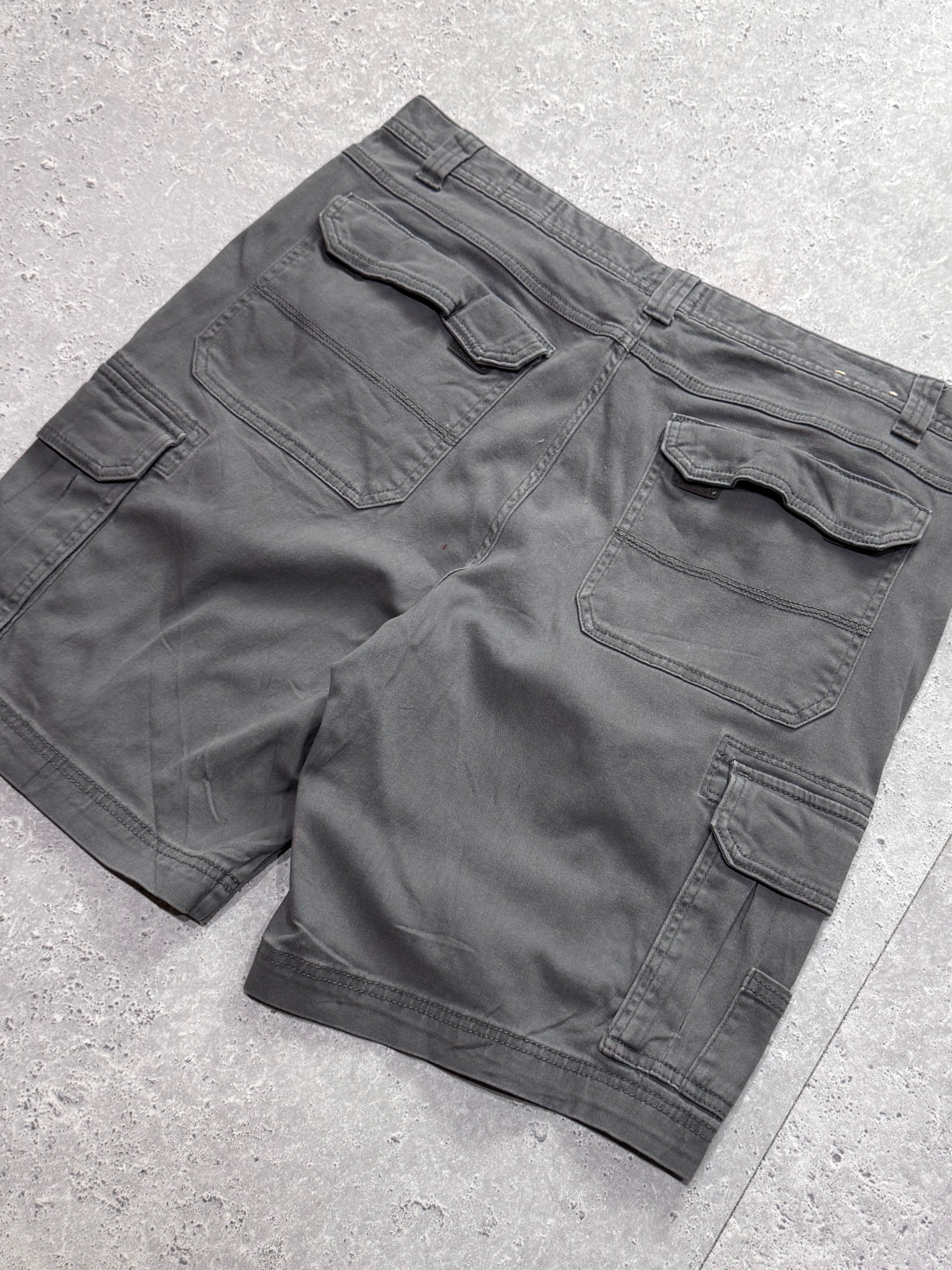 Vintage 2000s Cargo Workwear Shorts (36”)