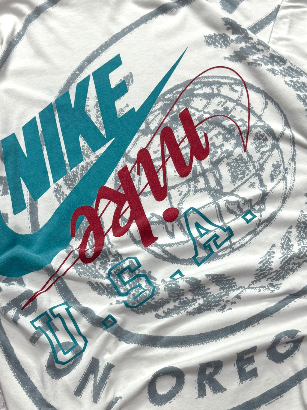 Vintage 90s Nike USA Oregon Graphic Tee (L)