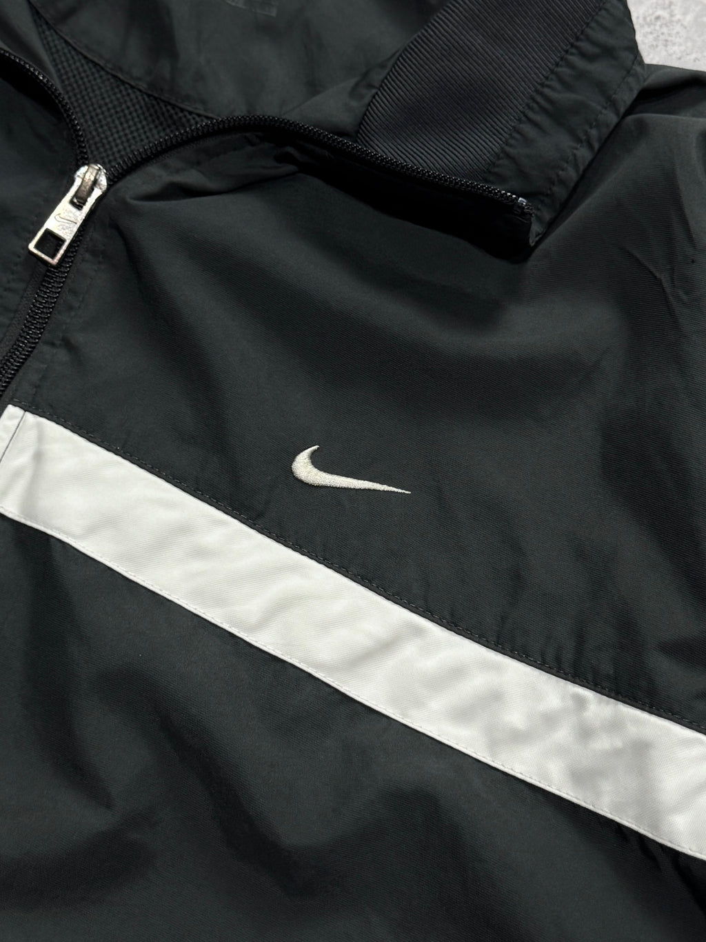 Vintage 2000s Nike Windbreaker Jacket (L)
