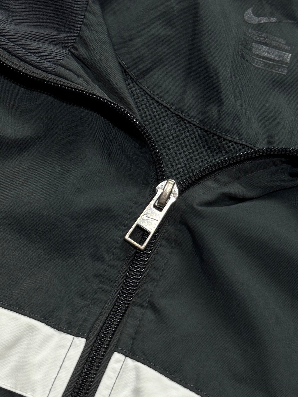 Vintage 2000s Nike Windbreaker Jacket (L)