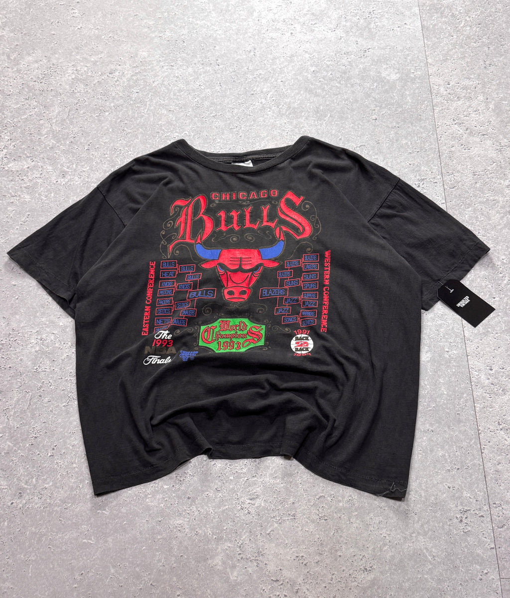 Vintage 90s Chicago Bulls NBA Tee (L)