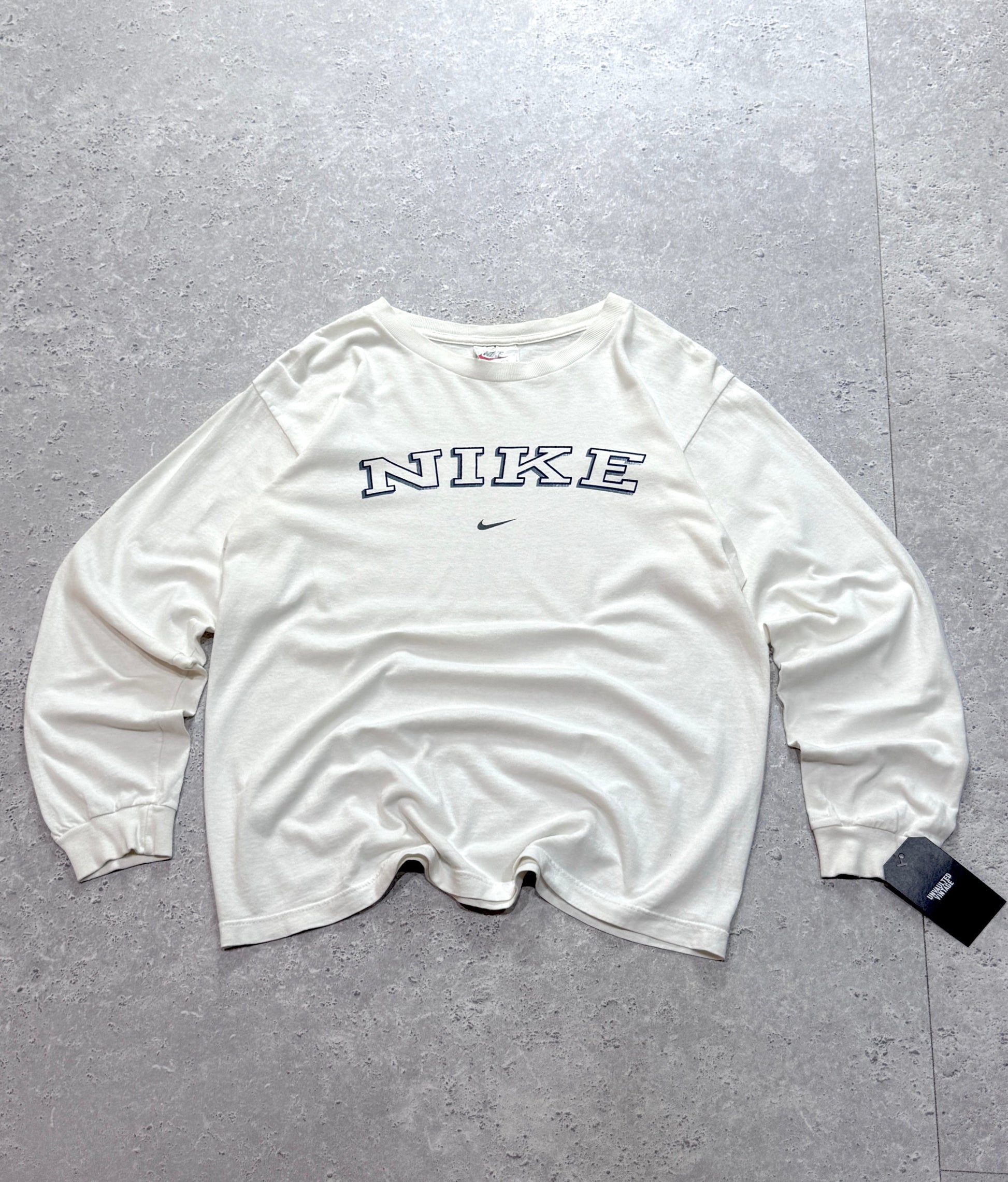 Vintage 90s Nike Spellout Long Sleeve Tee (M)