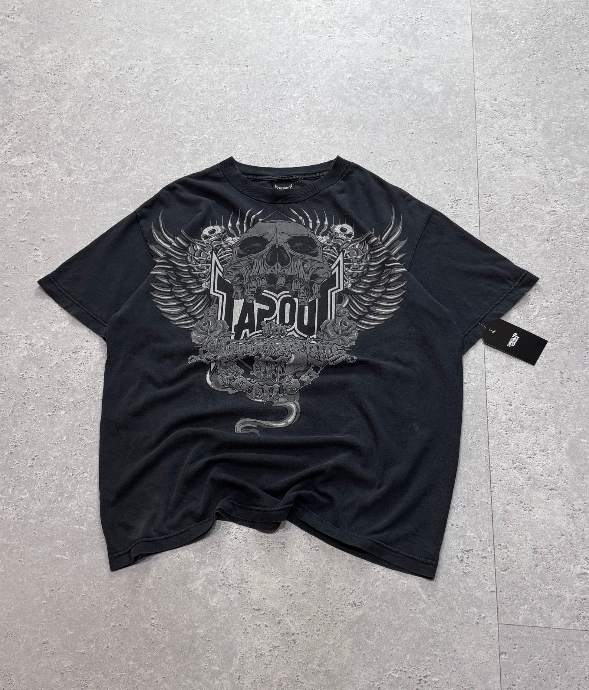 Vintage Y2K Tapout Skull Tee (L)