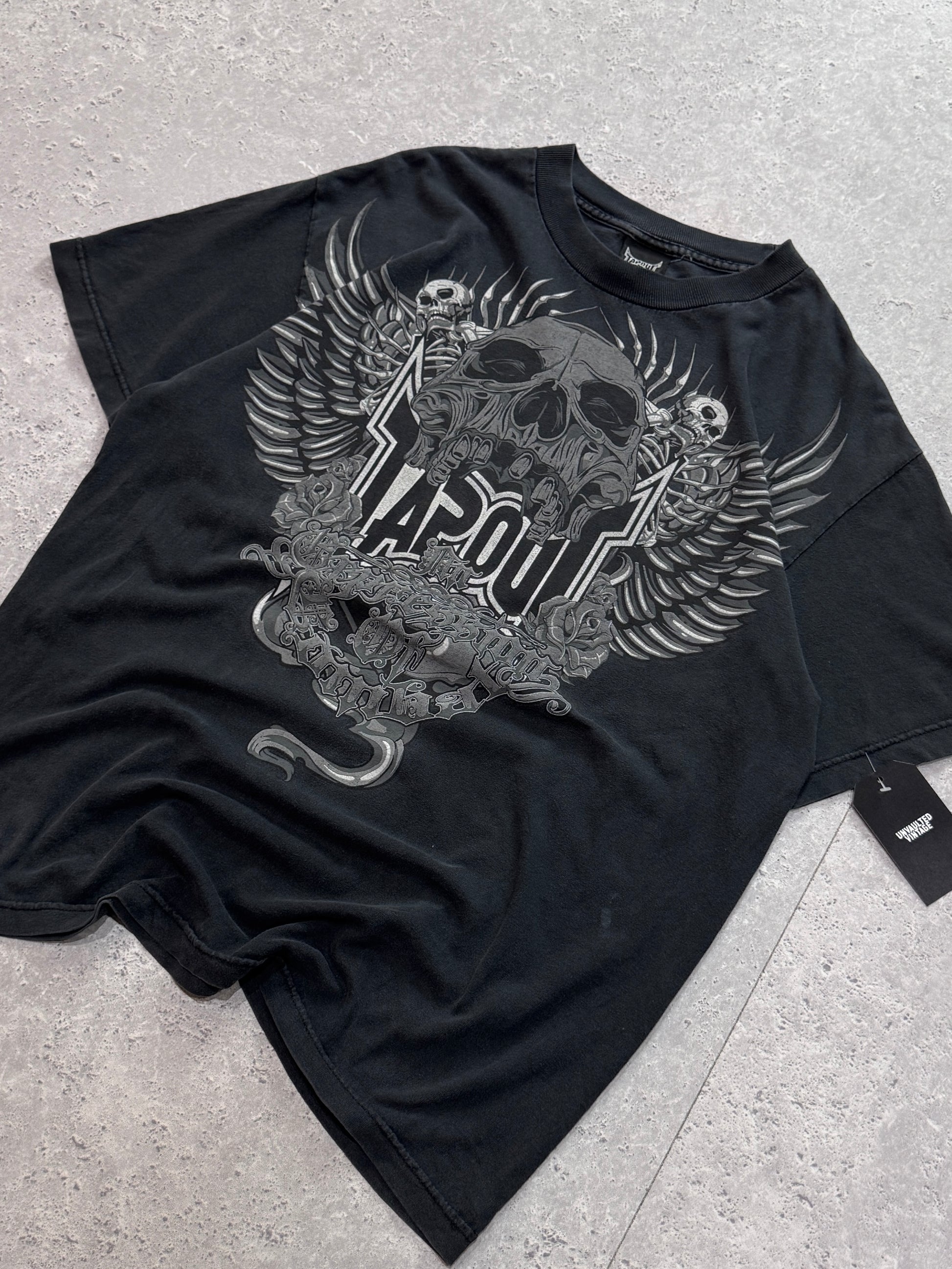 Vintage Y2K Tapout Skull Tee (L)