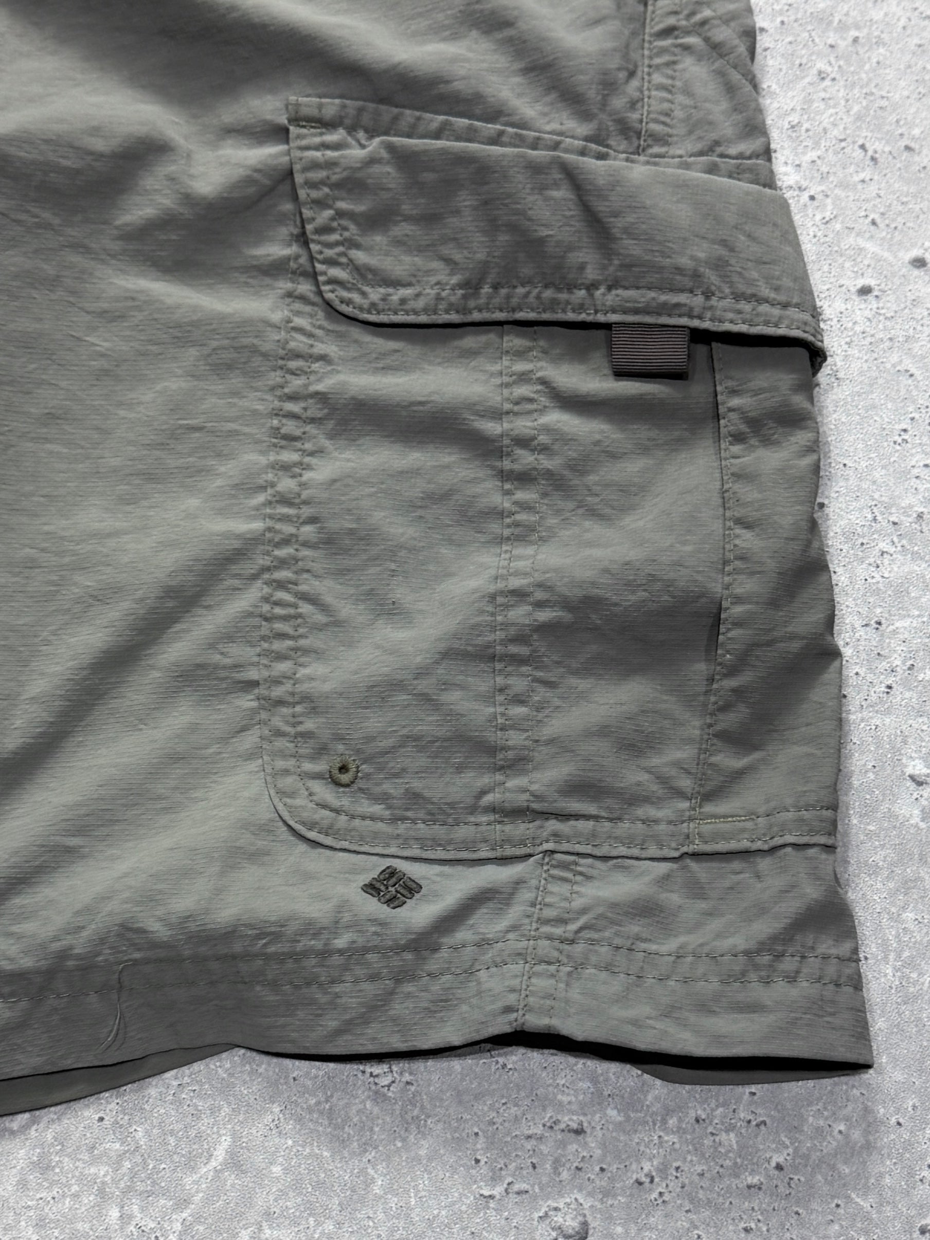 Vintage 2000s Columbia Cargo Utility Trail Shorts (M)