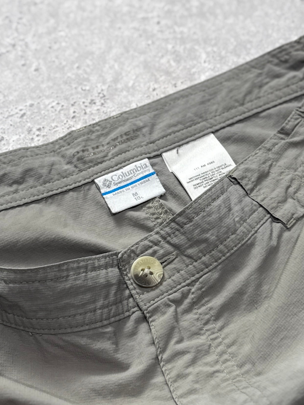 Vintage 2000s Columbia Cargo Utility Trail Shorts (M)