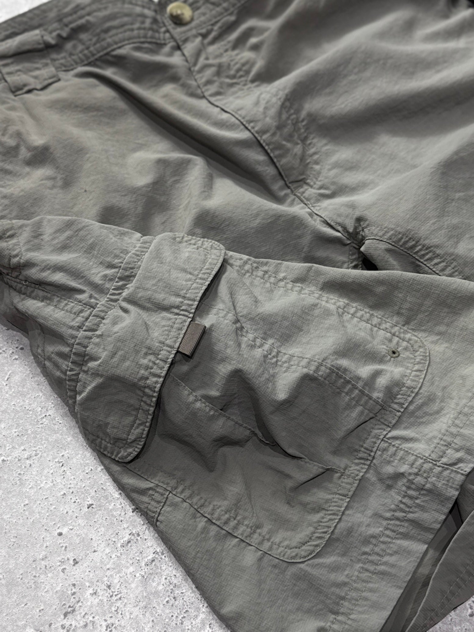 Vintage 2000s Columbia Cargo Utility Trail Shorts (M)