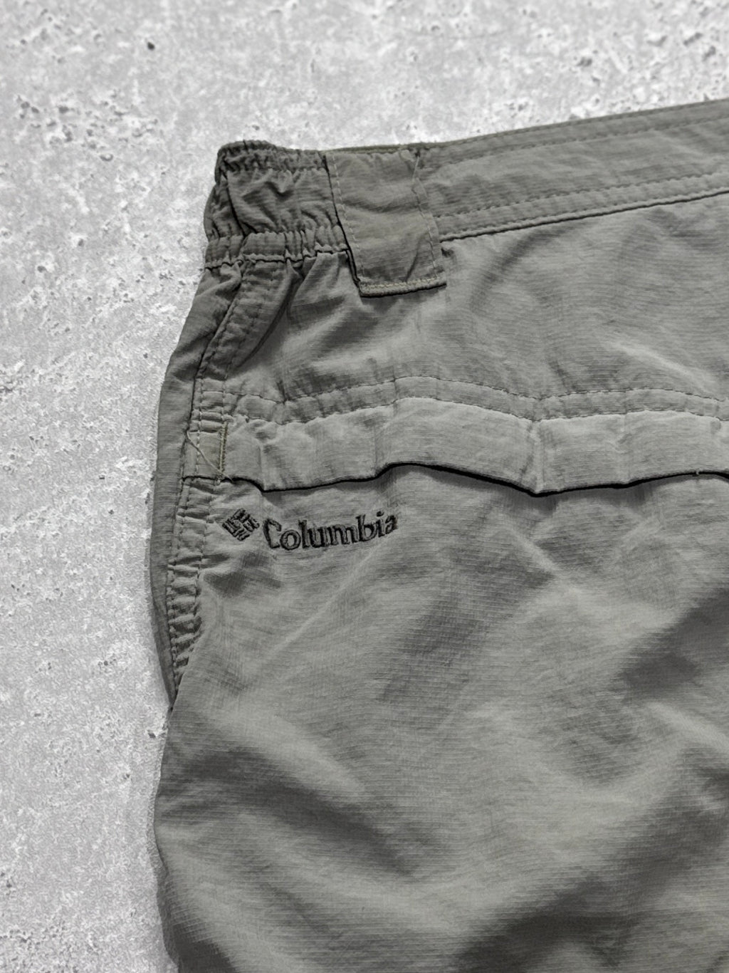 Vintage 2000s Columbia Cargo Utility Trail Shorts (M)
