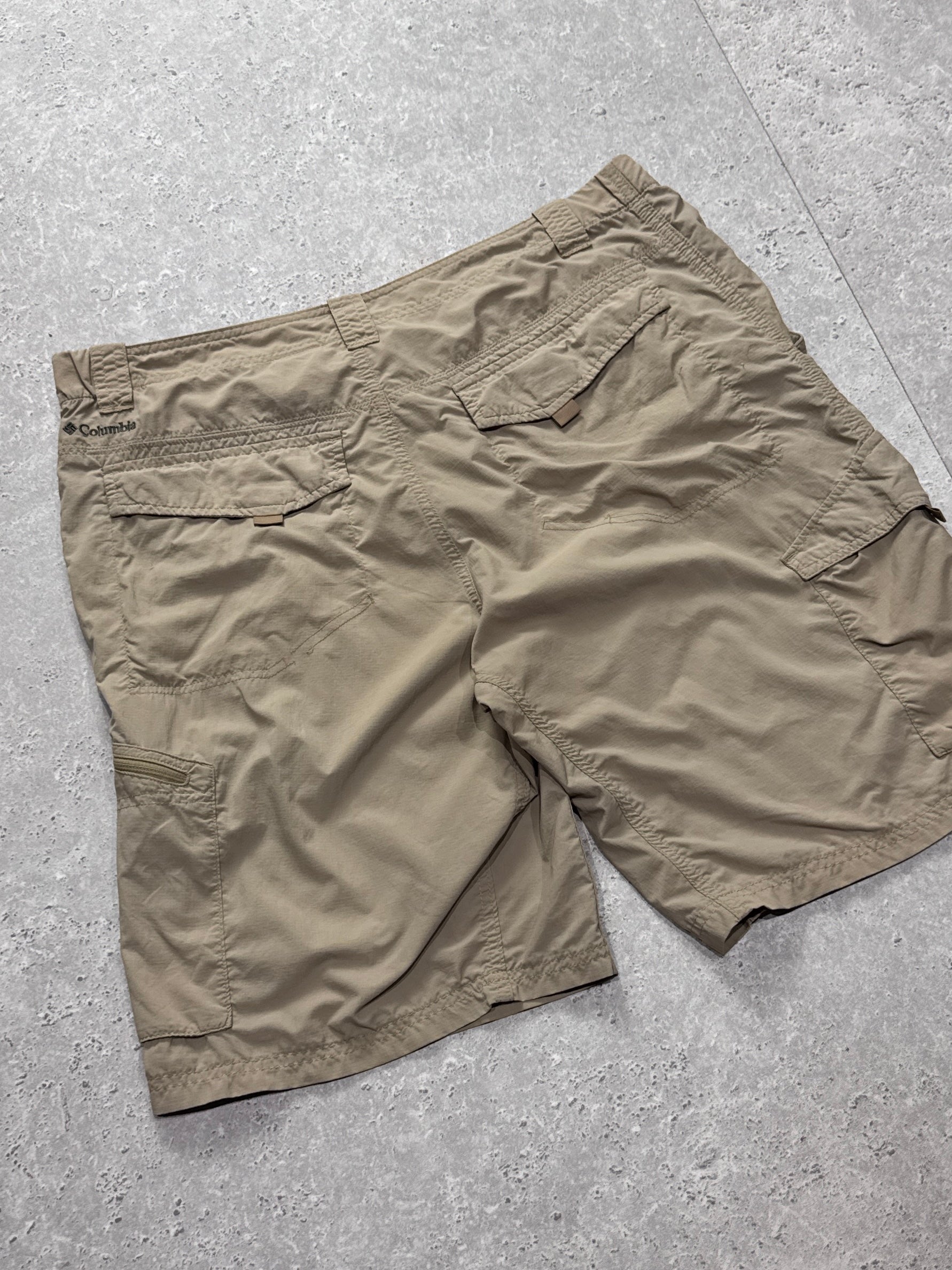 Vintage 2000s Columbia Cargo Utility Trail Shorts (36")