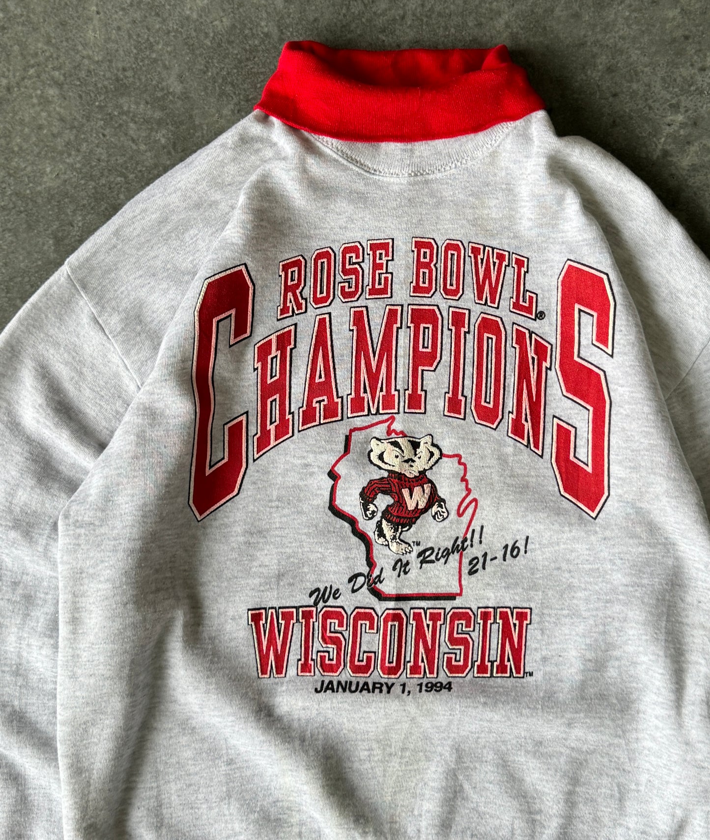 Vintage Wisconsin Badgers Mockneck Sweater (L)